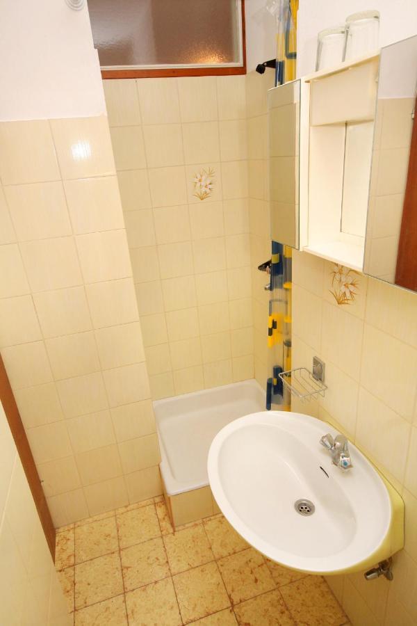 Apartments And Rooms With Parking Space Palit, Rab - 5061 外观 照片