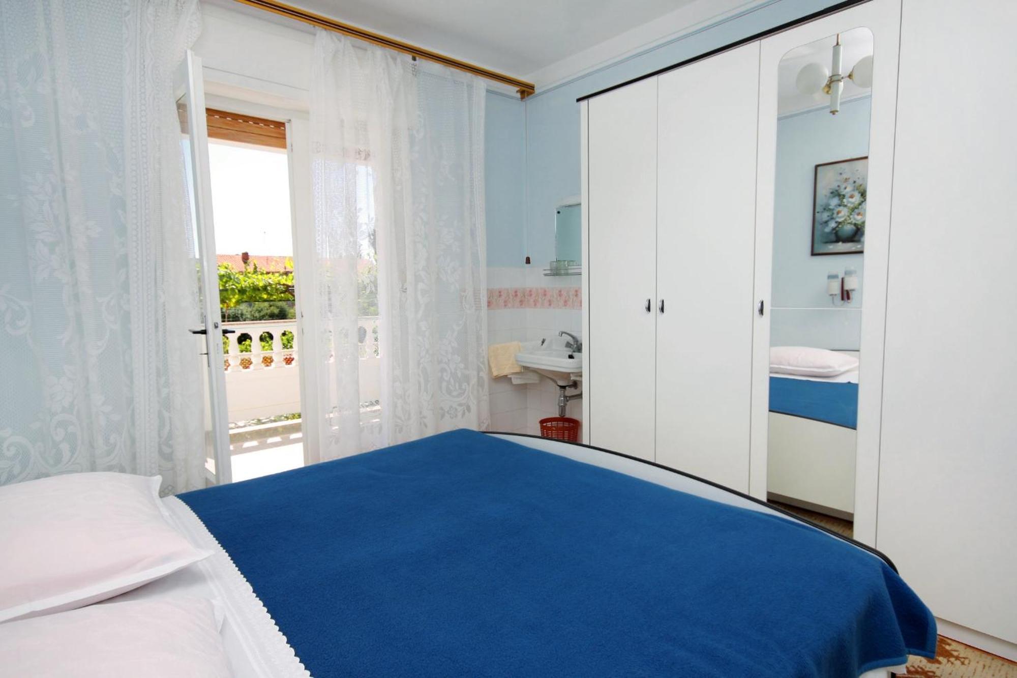 Apartments And Rooms With Parking Space Palit, Rab - 5061 客房 照片